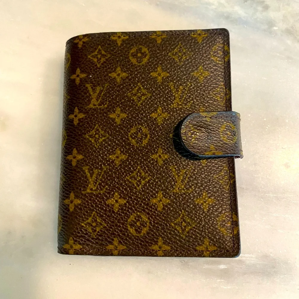 AUTHENTIC Louis Vuitton Monogram mini address book, 2003 United Cancer Gala
